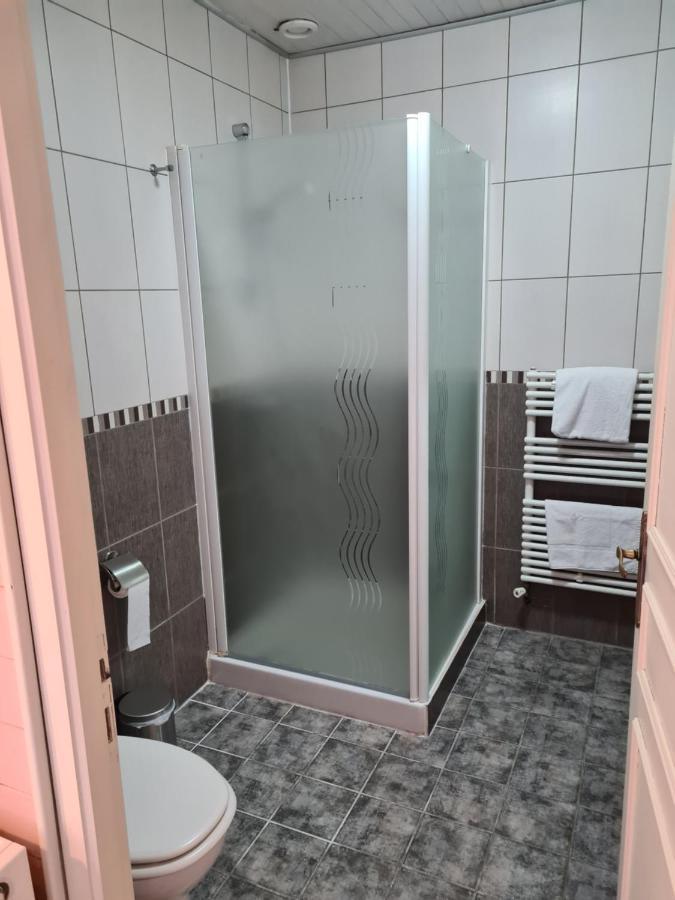 Le Royal Hotel Saint-Pol-sur-Ternoise Εξωτερικό φωτογραφία