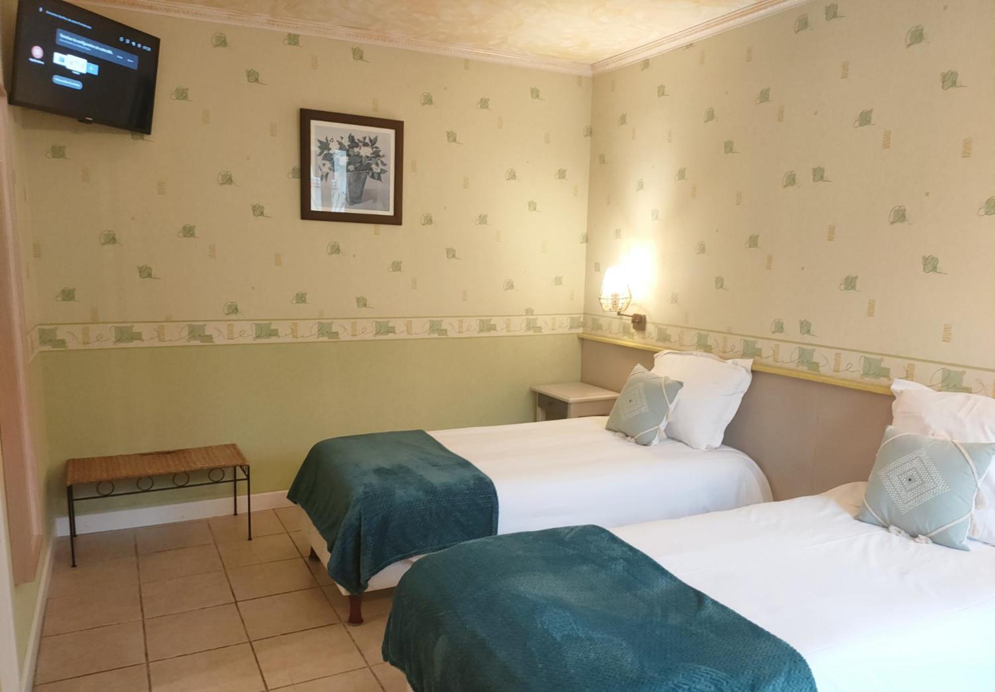 Le Royal Hotel Saint-Pol-sur-Ternoise Εξωτερικό φωτογραφία